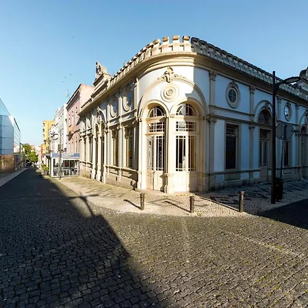 Flat Casino - Moderno&ótima Localização! *